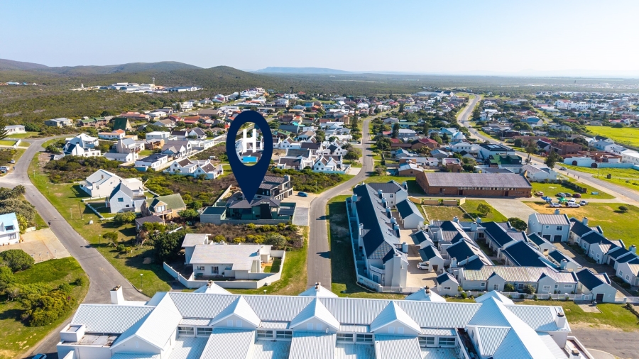 4 Bedroom Property for Sale in Struisbaai Western Cape